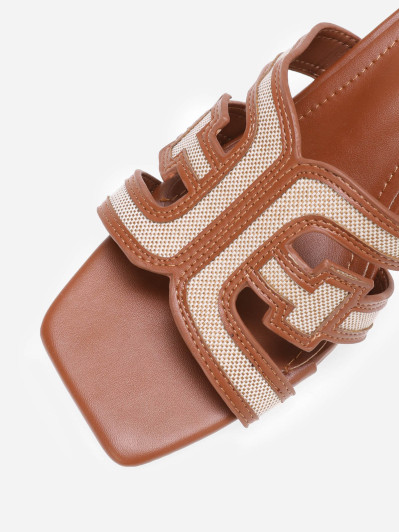 Mules camel bi-matières avec bride et talon en tissu