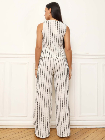 Ensemble à veston et pantalon rayés en maille beige
