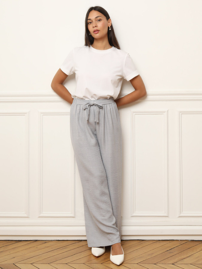 Pantalon ample gris clair à nouer