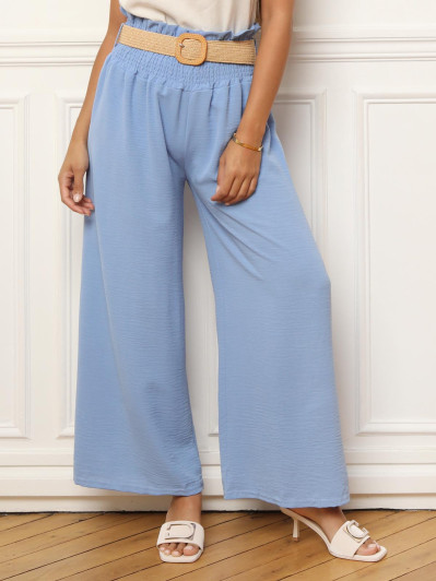 Pantalon fluide bleu clair avec ceinture style raphia