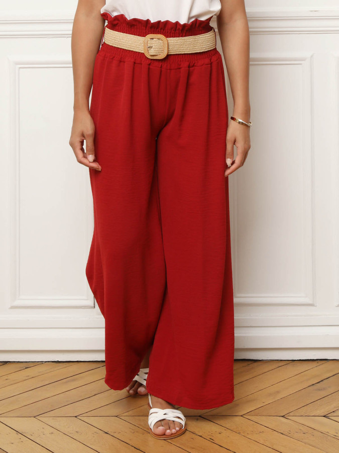 Pantalon fluide rouge avec ceinture style raphia