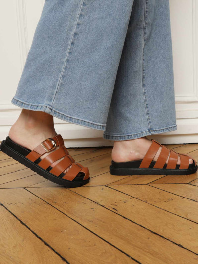 Mules ajourées camel à boucle