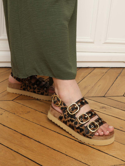 Sandales avec brides à œillets léopard