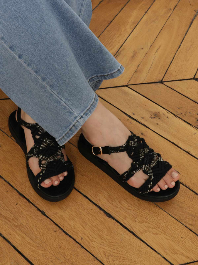 Sandales noires à plateforme et brides tressées
