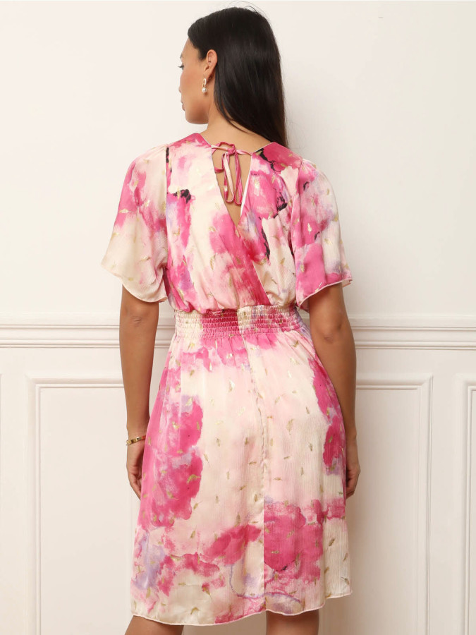 Robe fuchsia évasée à plumes dorées