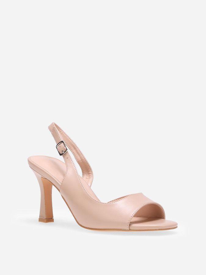 Sandales slingback asymétriques à talon fin