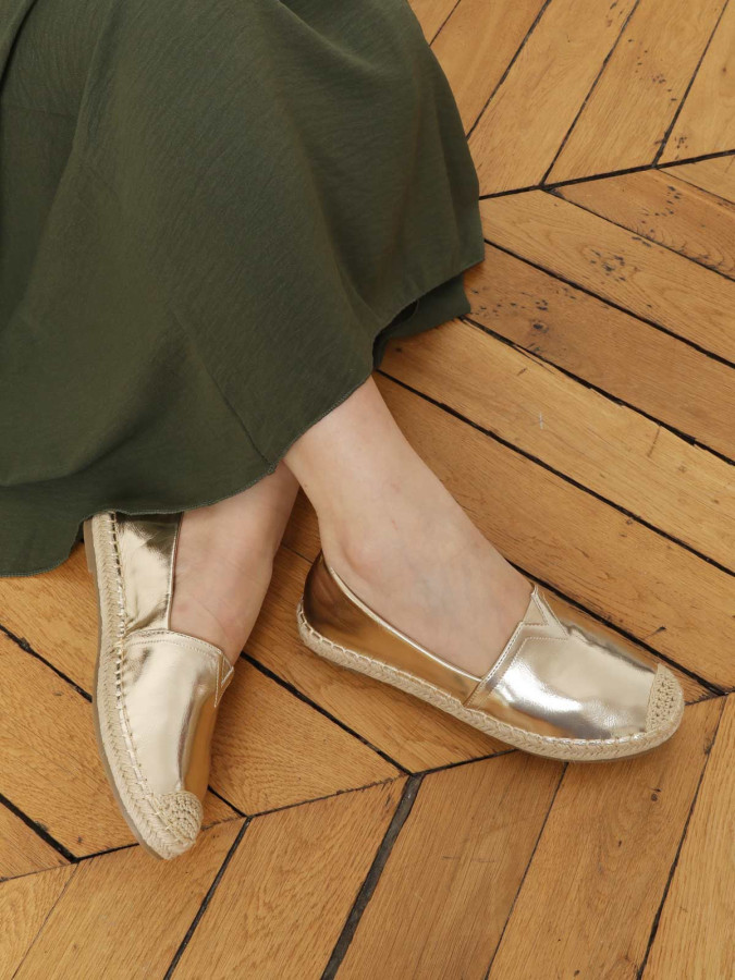 Espadrilles dorées à petite plateforme tressée