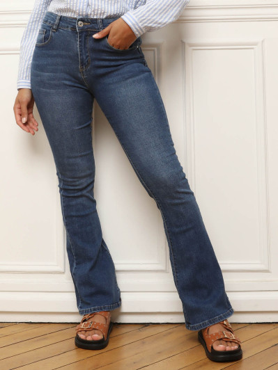 Jeans brut patte d'éléphant et push-up