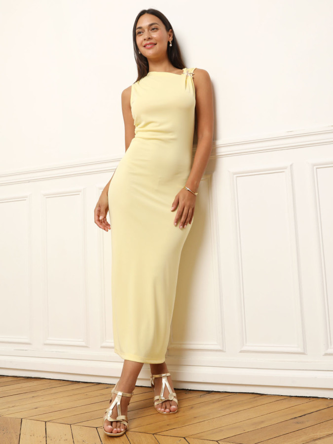 Robe froncée jaune à bijou étoile de mer