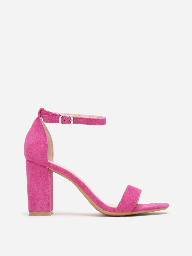 Sandales violettes à brides et talon carré