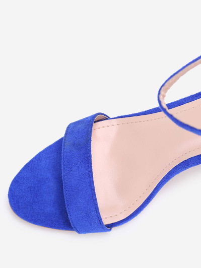 Sandales bleues à brides et talon carré