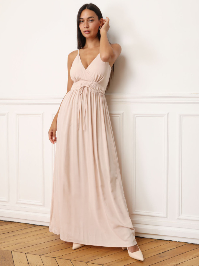 Robe beige longue cache coeur