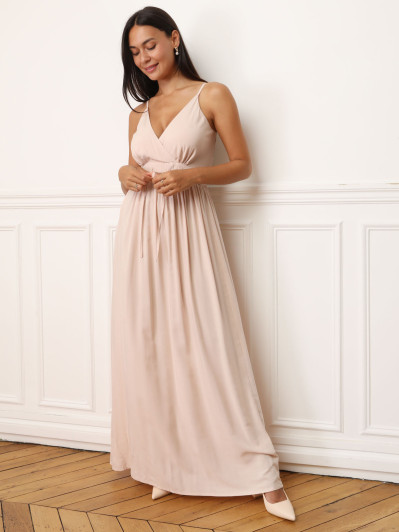 Robe beige longue cache coeur