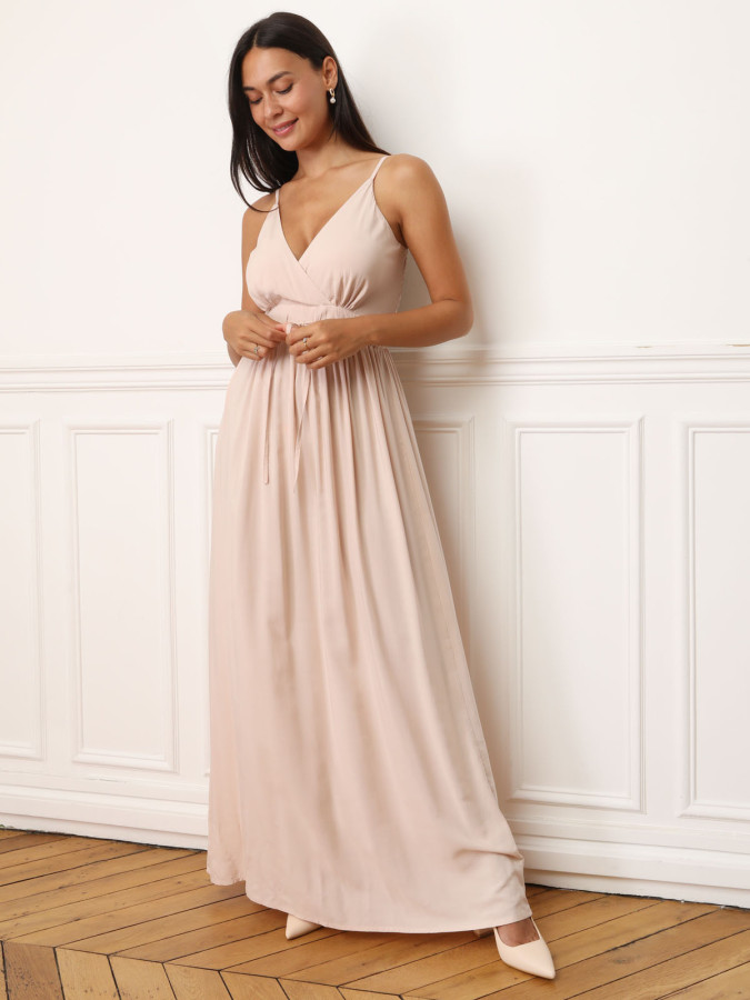 Robe beige longue cache coeur