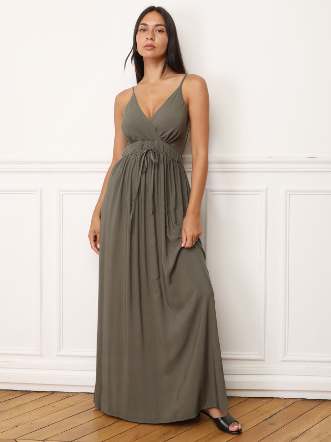 Robe kaki longue cache coeur