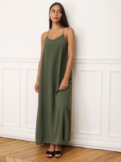 Robe kaki à bretelles fendue sur les côtés