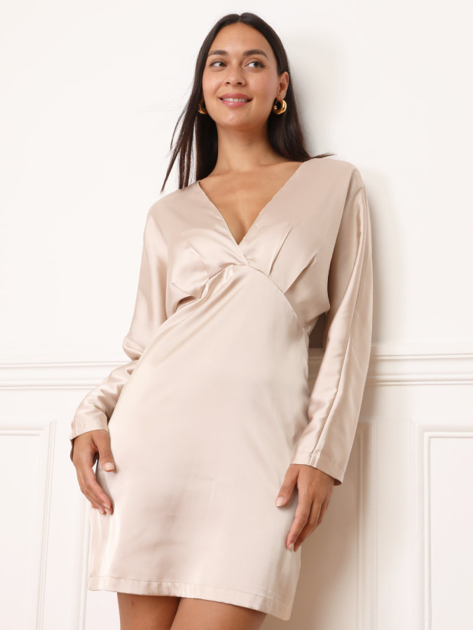 Robe effet cache-cœur satinée à dos nu