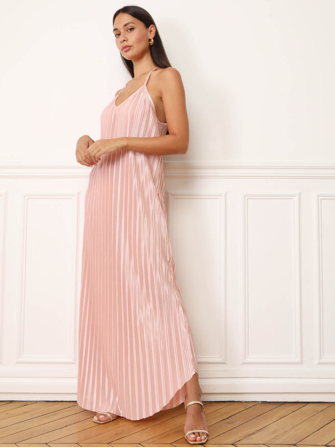 Robe plissée à bords arrondis