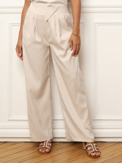 Pantalon de costume beige à revers asymétrique