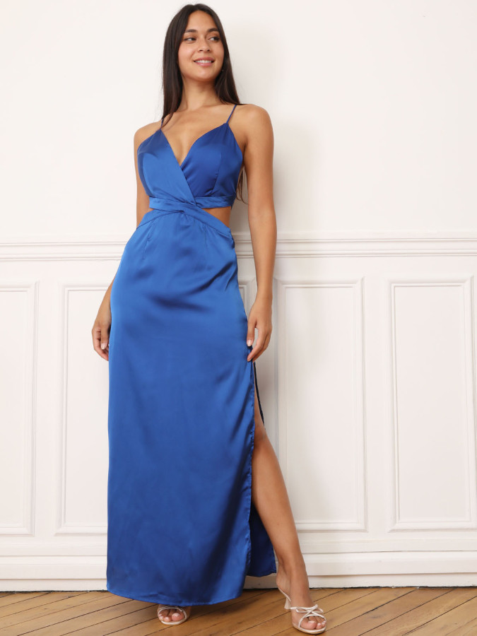 Robe satinée cut-out avec fente