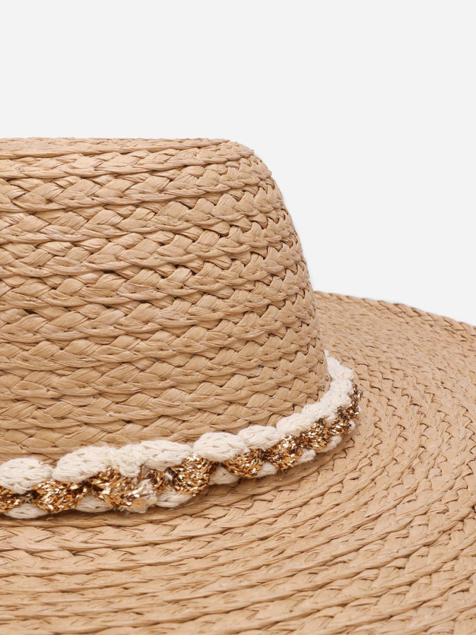 Capeline en paille avec tresse en crochet