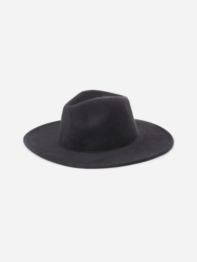 Chapeau noir en feutrine
