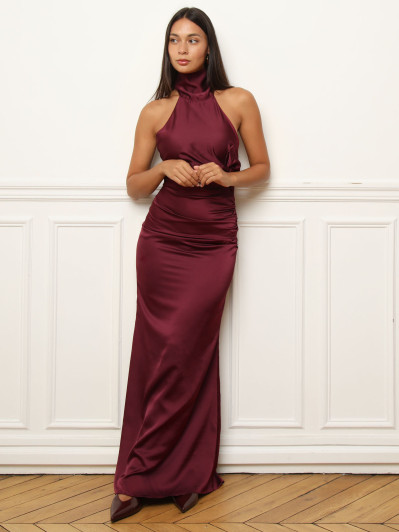 Robe satinée drapée bordeaux à col américain