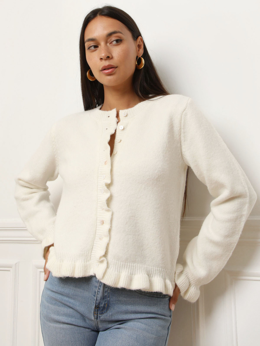 Cardigan festonné blanc à boutons nacrés