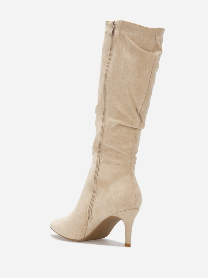 Bottes plissée en suédine beige à talon aiguille