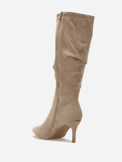 Bottes plissée en suédine taupe à talon aiguille