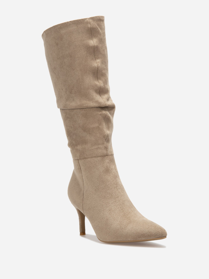 Bottes plissée en suédine taupe à talon aiguille