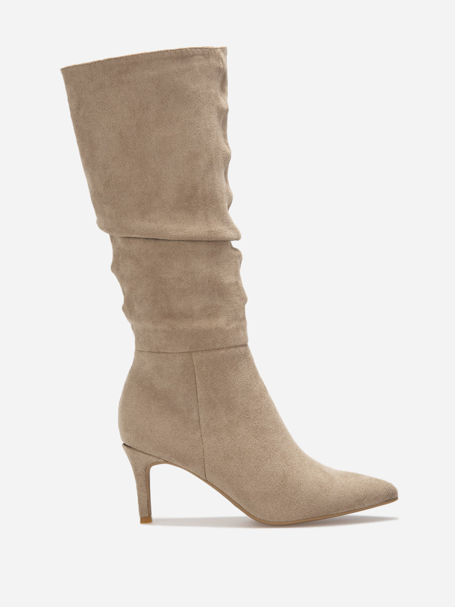 Bottes plissée en suédine taupe à talon aiguille