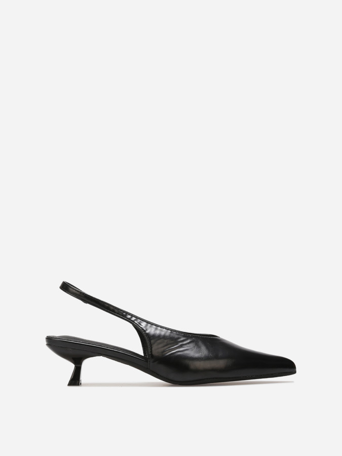 Escarpins noirs "almond shoes" à petit talon