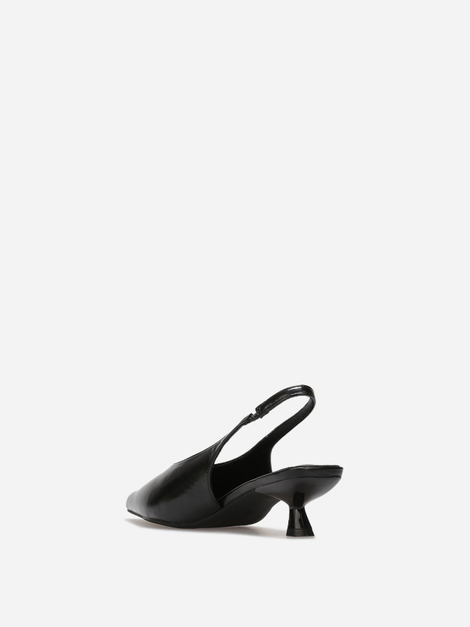 Escarpins noirs "almond shoes" à petit talon