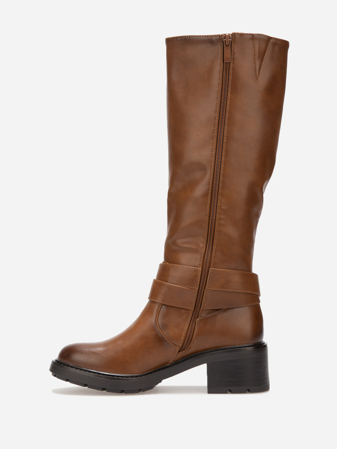 Bottes camel à talon et bride ceinture