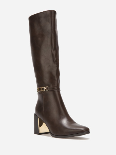 Bottes marron à talon et détail métalliques