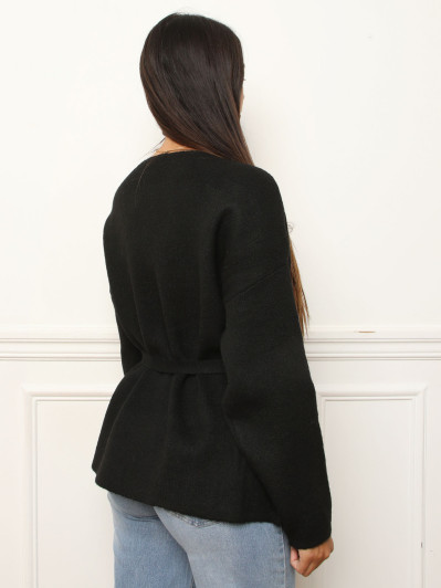 Pull cache-coeur noir avec ceinture