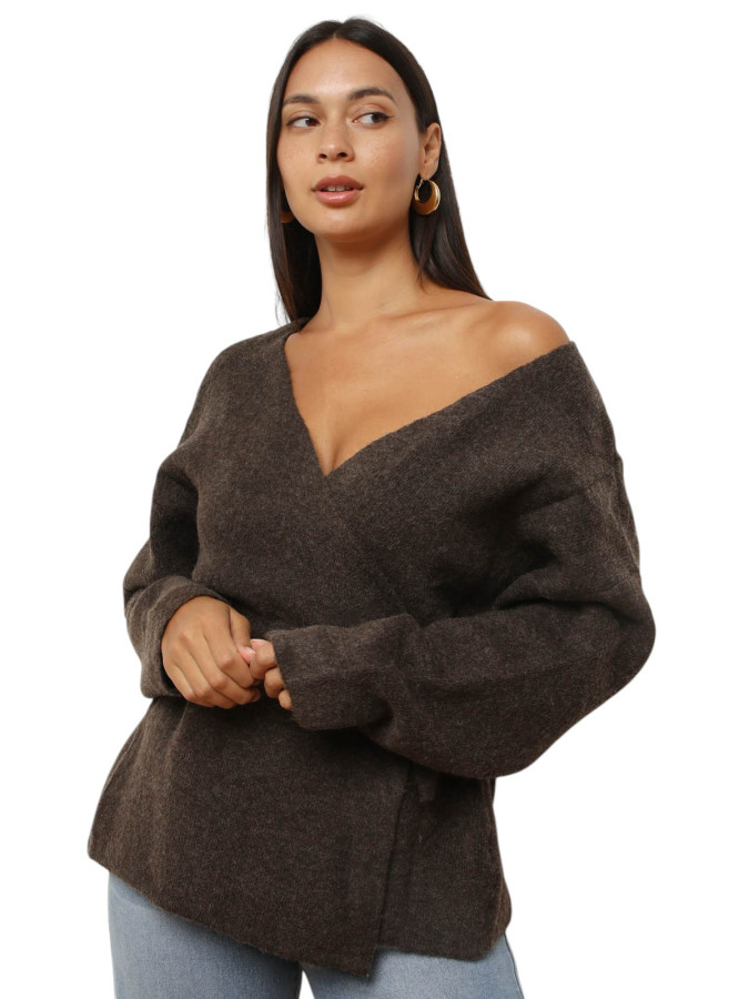 Pull cache-cœur marron avec ceinture