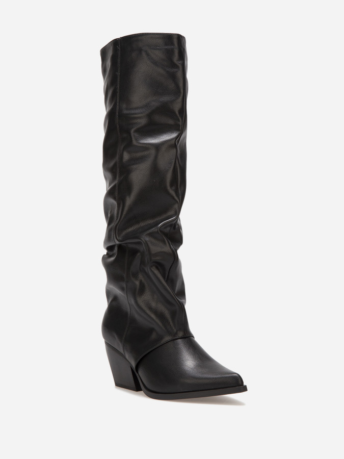 Bottes pointues noires avec revers plissé