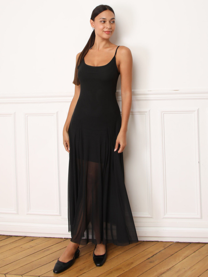 Robe longue en tulle à fines bretelles