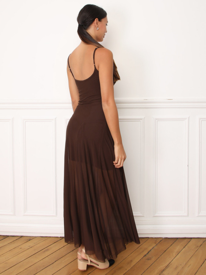 Robe longue en tulle à fines bretelles