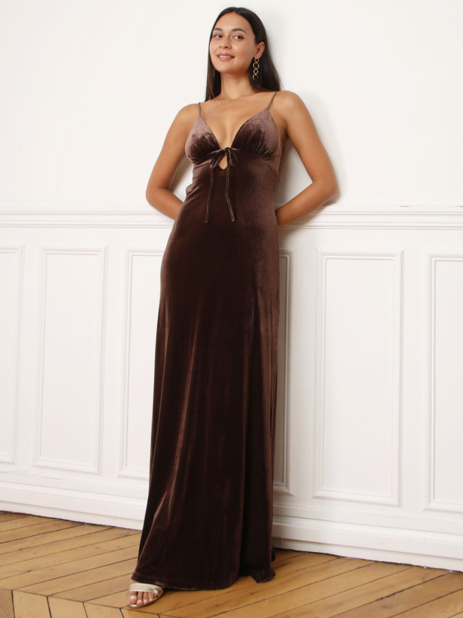 Robe longue cut-out en velours marron