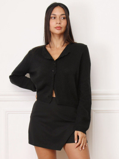Cardigan festonné noir à petits boutons