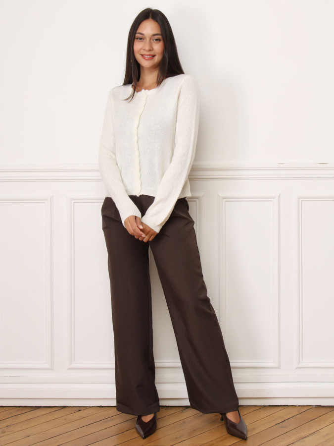 Cardigan festonné écru à petits boutons