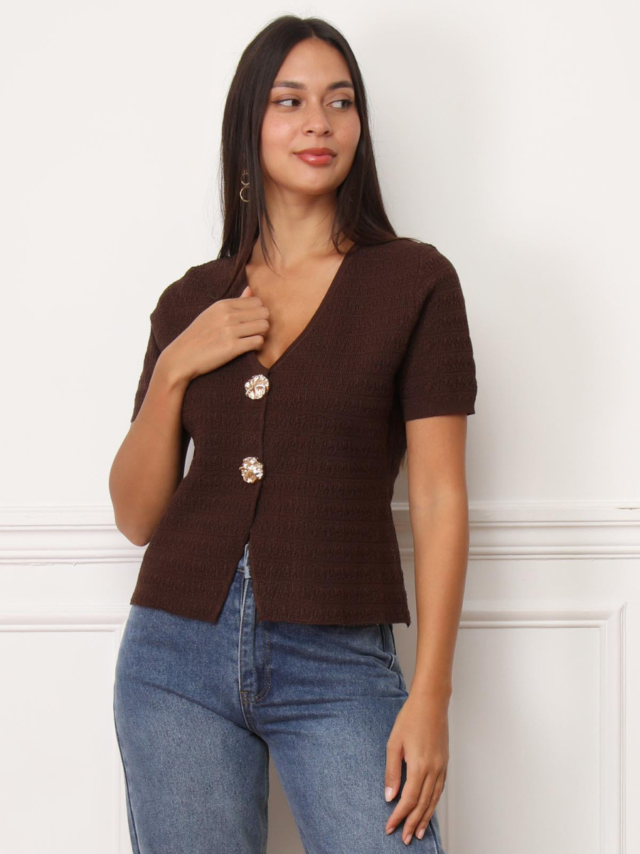 Top texturé marron à boutons dorés