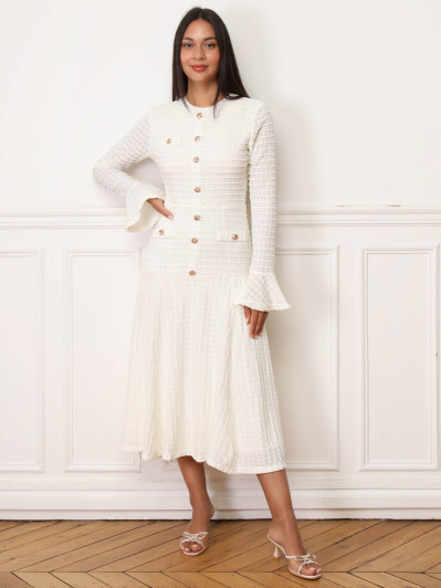 Robe évasée écrue en maille ajourée et à boutons