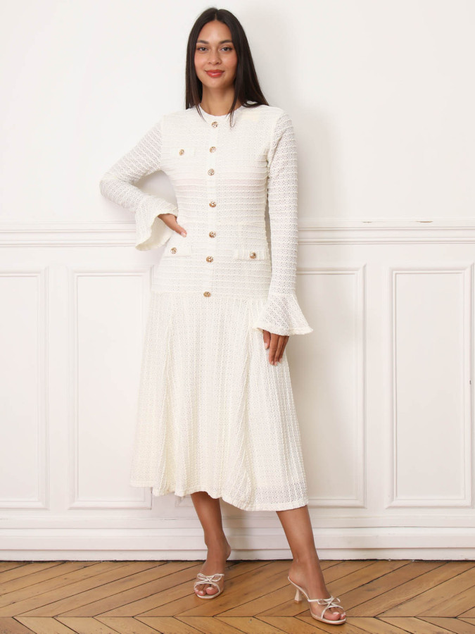 Robe évasée écrue en maille ajourée et à boutons