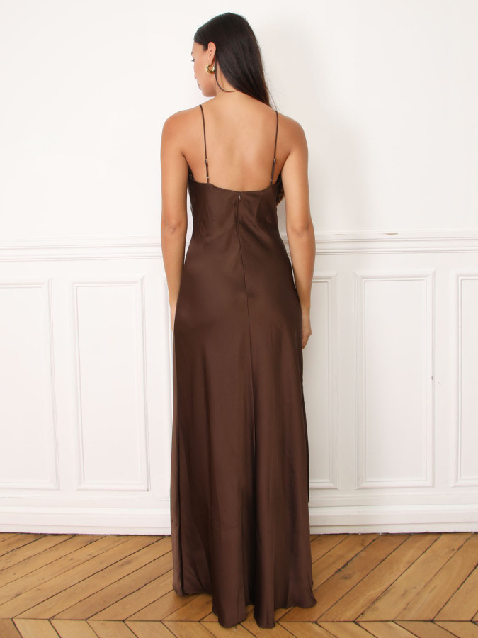 Robe longue satinée