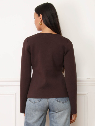 Top cache-coeur marron à bouton doré