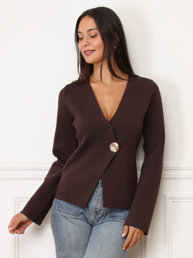 Top cache-coeur marron à bouton doré